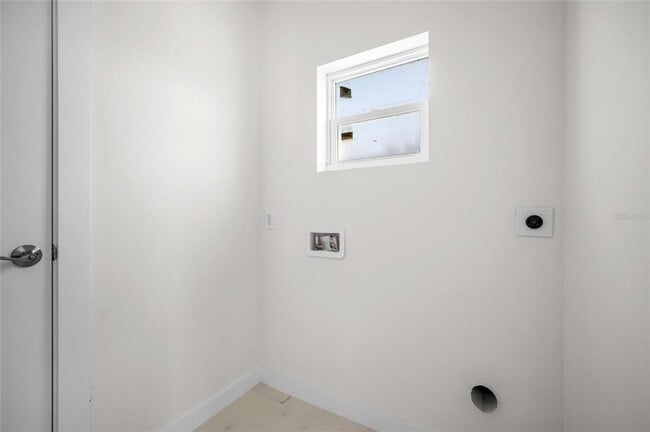 Building Photo - 13 Polar Ct