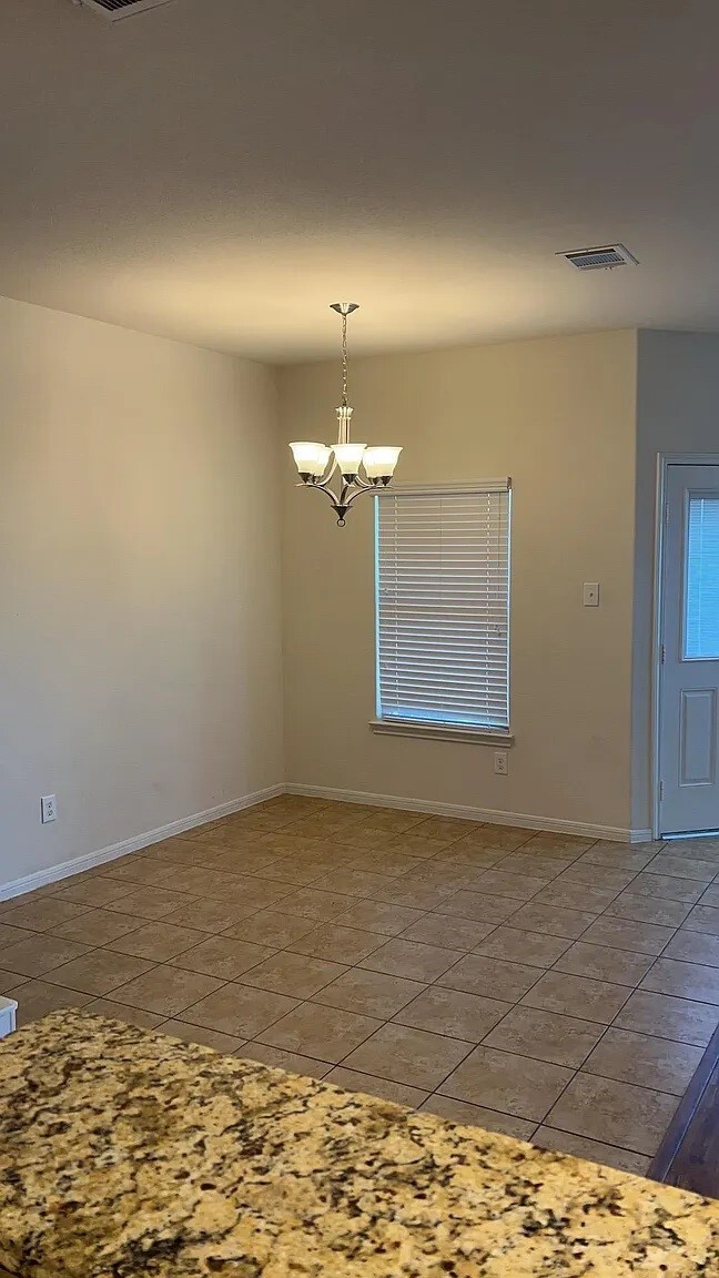 Building Photo - 8007 Villa De Norte St