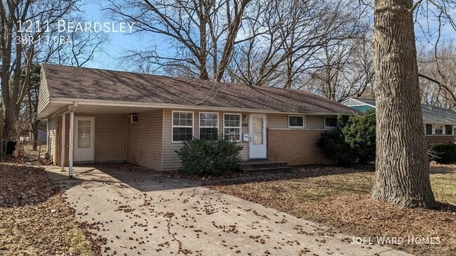 Primary Photo - 3 Bedroom Home With A Fully Fenced In Yard