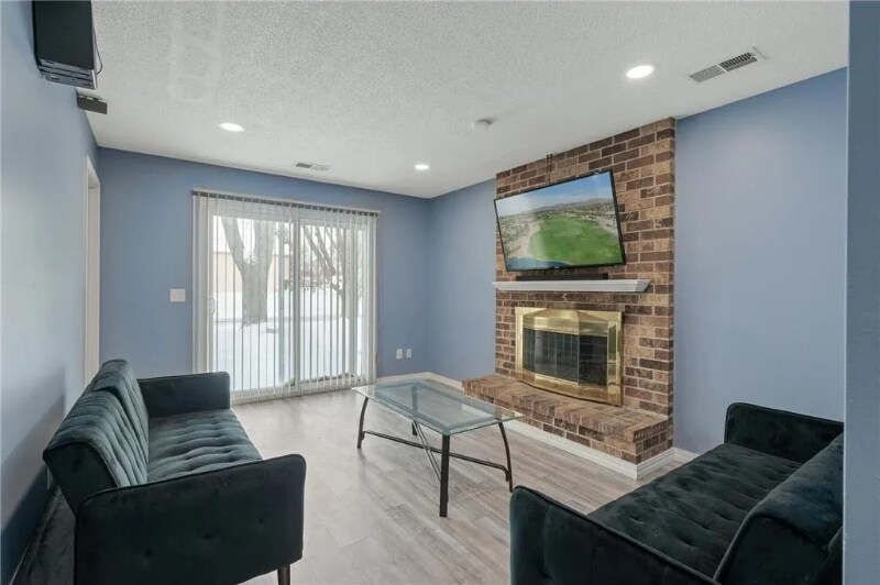 Building Photo - 9486 Kingsview Ln N