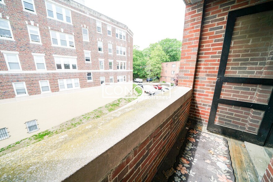 Building Photo - 58 Selkirk Rd