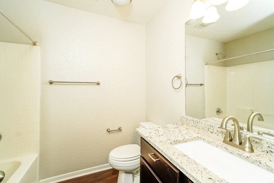 Building Photo - 5827 Southern Knoll