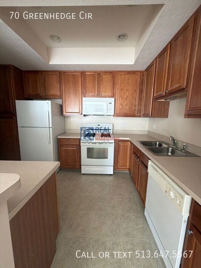 Building Photo - 70 Greenhedge Cir
