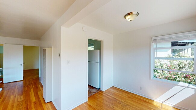 Building Photo - 1315 Lincoln Ave