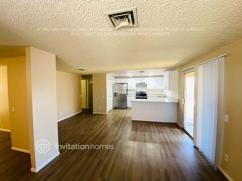 Building Photo - 2103 N Verano Way