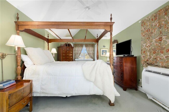 Building Photo - 9 White Terrace