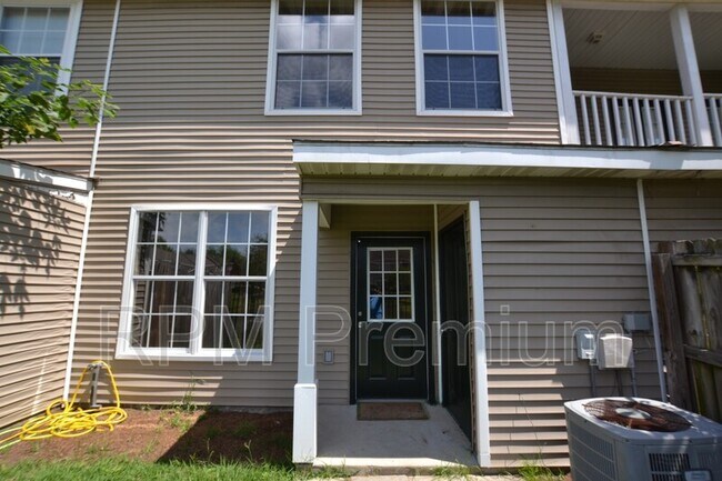 Building Photo - 2117 Cypress Hall Alley