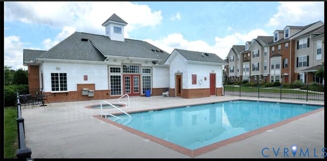 Building Photo - 7348 Pebble Lake Dr