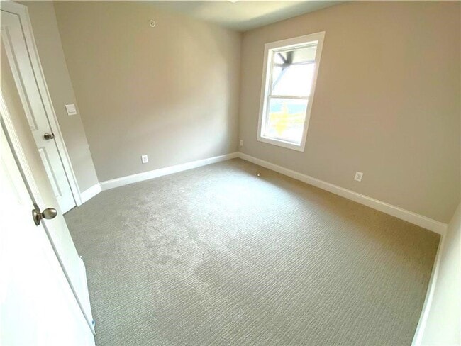 Building Photo - 912 Sweetwater Grove