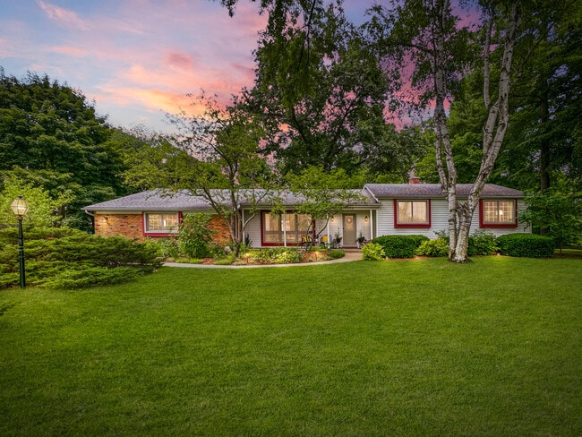 Primary Photo - 4552 Wagon Wheel Dr