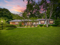 Building Photo - 4552 Wagon Wheel Dr