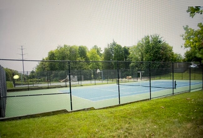 Community Tennis Courts - 9101 Gracious End Ct