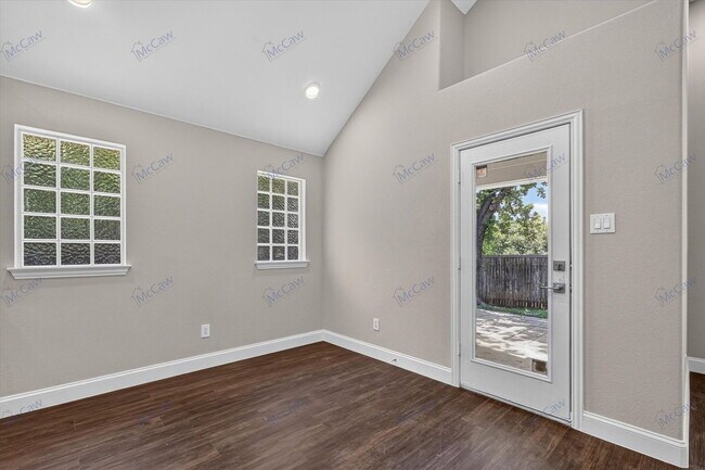 Building Photo - 739 Kilbridge Ln