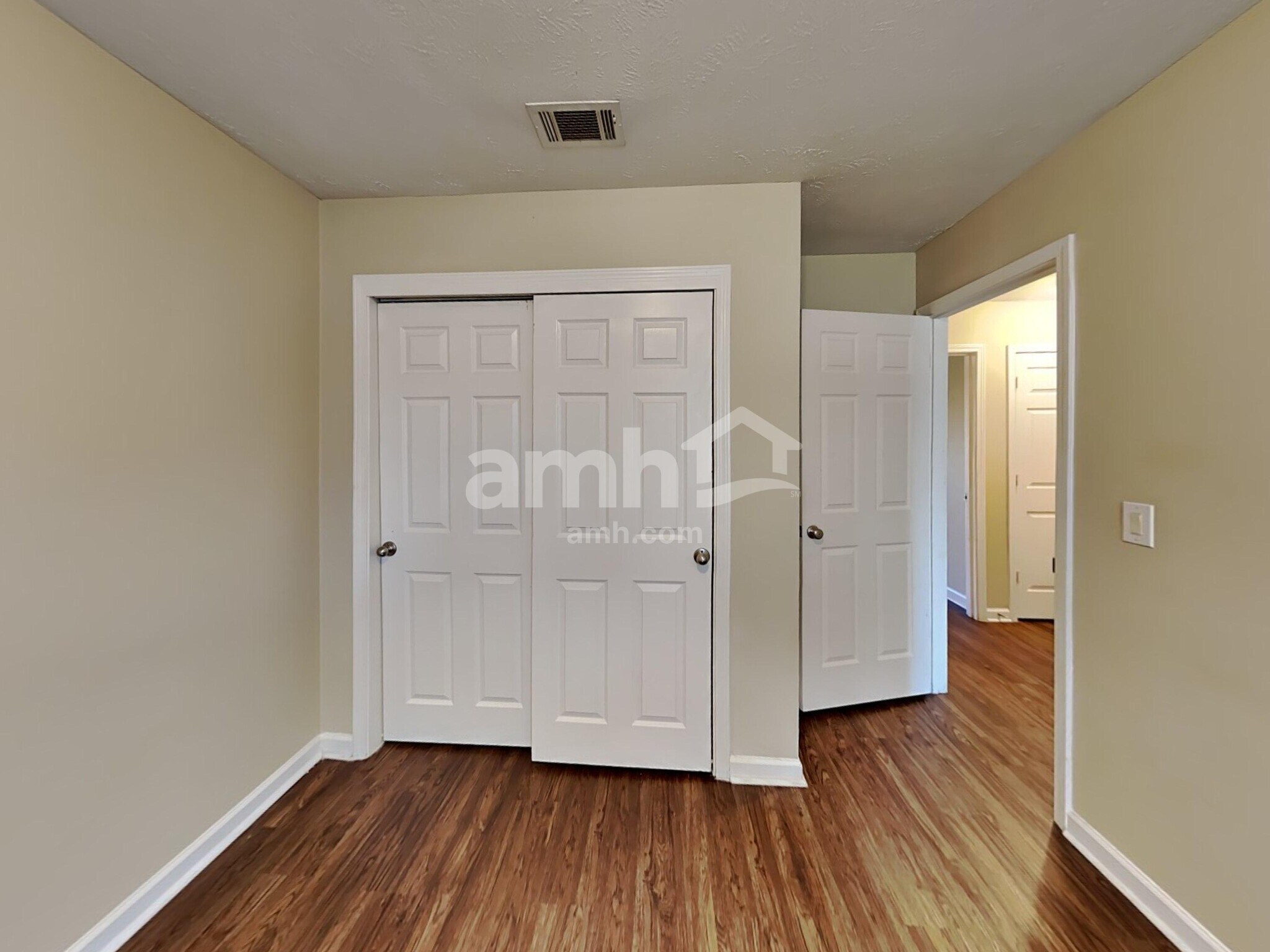 Building Photo - 634 Mable Dr