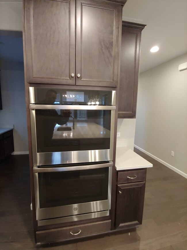 Building Photo - Gorgeous 4 Bed 3.5 Bath in Fantastic Location
