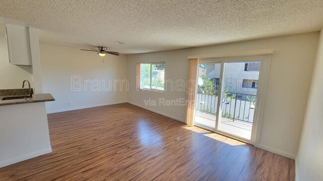 Building Photo - 14801 Delano St