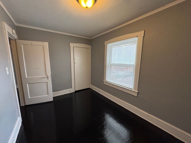 Building Photo - 3632-3634 Birchwood Ave