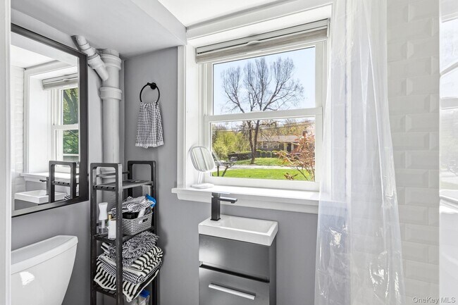 Building Photo - 17 Cottage Pl