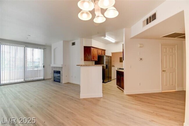 Building Photo - 7115 S Durango Dr