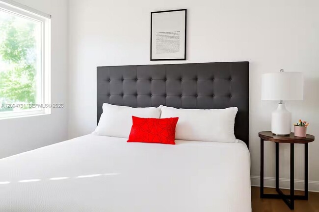 Building Photo - 1025 94th St