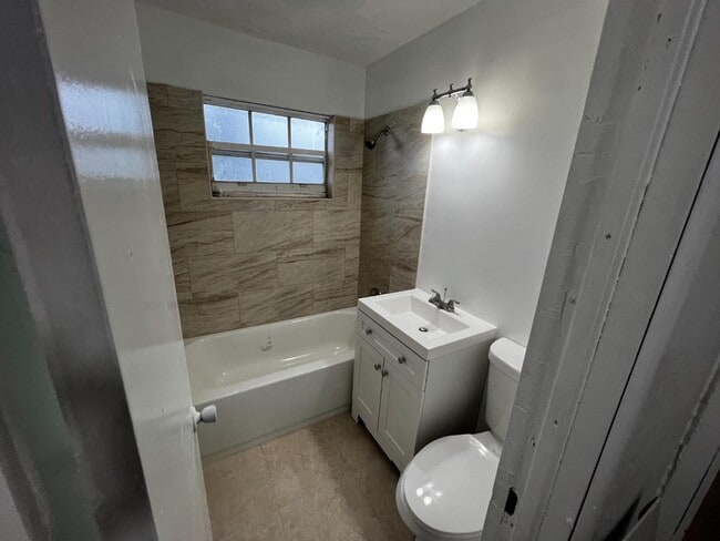 Building Photo - 101 NW 13th Ave