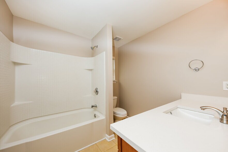 Building Photo - 4550 Black Hills Dr NW