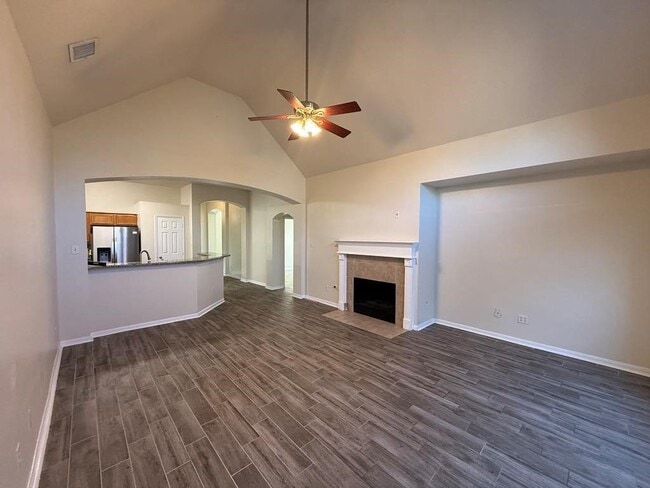 Building Photo - 207 Cedar Lake Dr