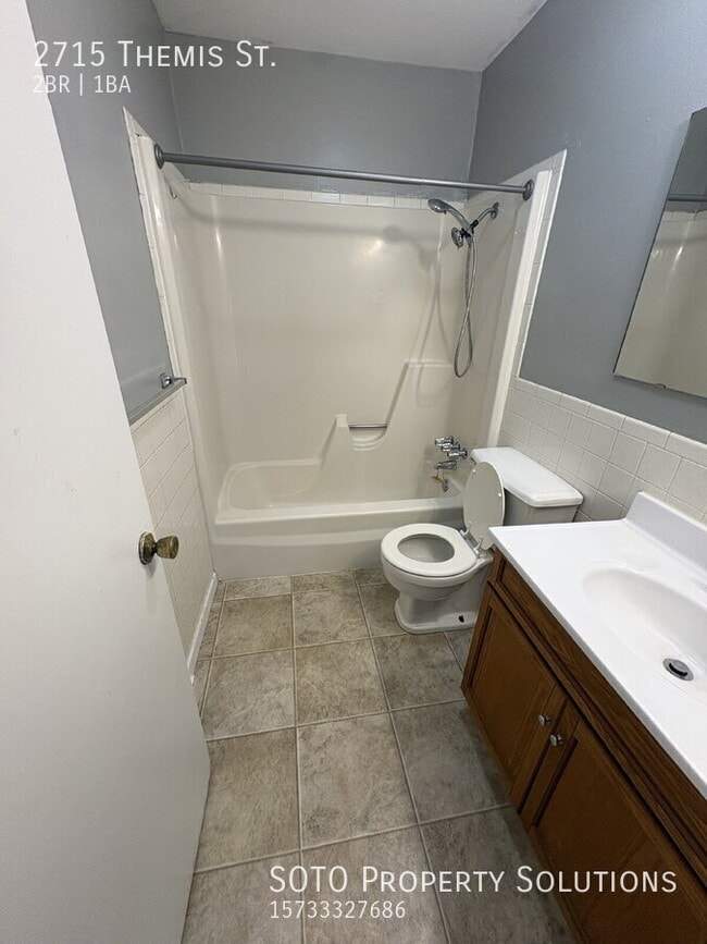 Building Photo - 2715 Themis St