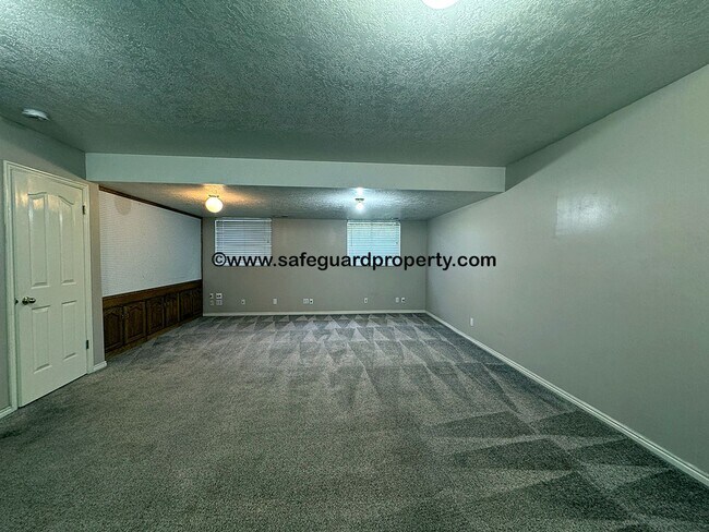 Building Photo - Wonderful 4 Bedroom Home with an Office in...