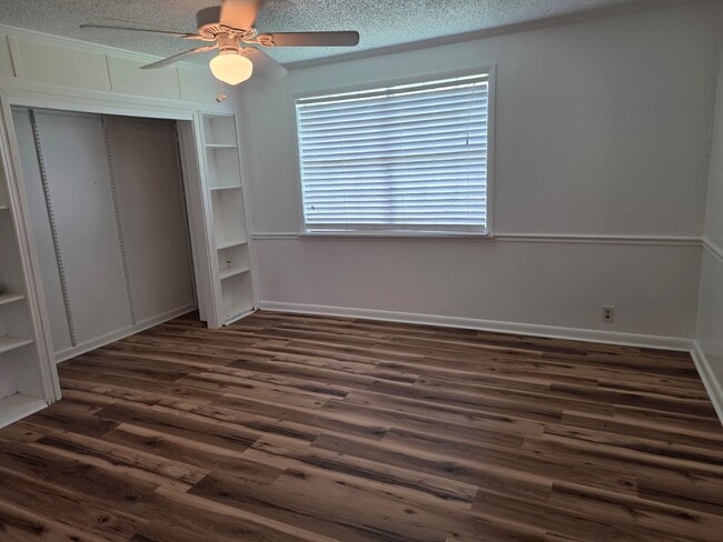 Building Photo - 1411 Martin St