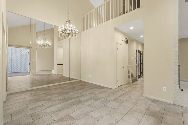 Building Photo - 10125 Valley Forge Dr