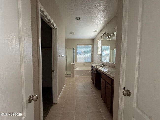 Building Photo - 435 Stradella Ct