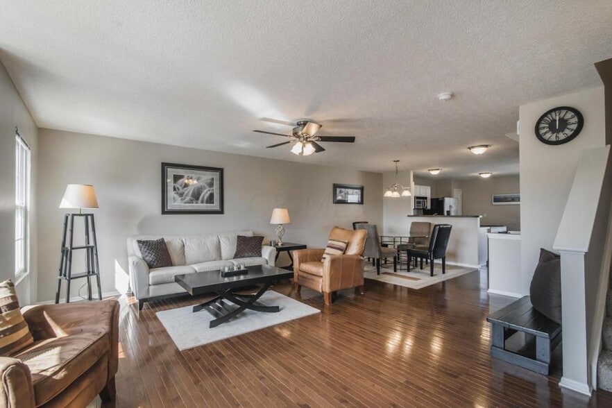 Family Room - 6014 Turnwood Dr