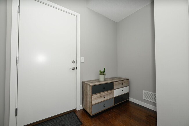 Building Photo - 18875 Riversouth Terrace