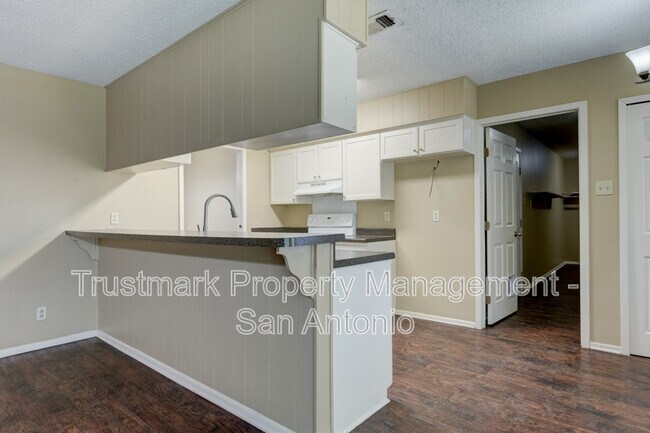 Building Photo - 112 Suncliff Dr