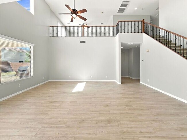 Building Photo - Gilbert 5-Bedroom Home with Pool, Loft & Primary Suite Downstairs – Minutes from Gilbert Regional...