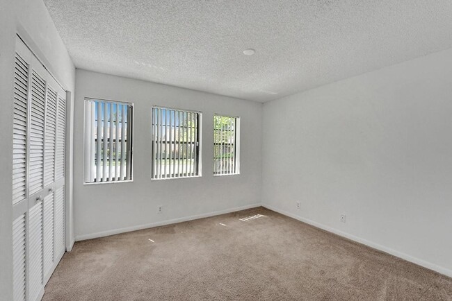 Building Photo - 8578 Eagle Run Dr
