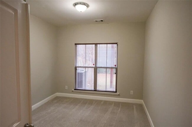 Building Photo - 6001 Brookside Oak Cir