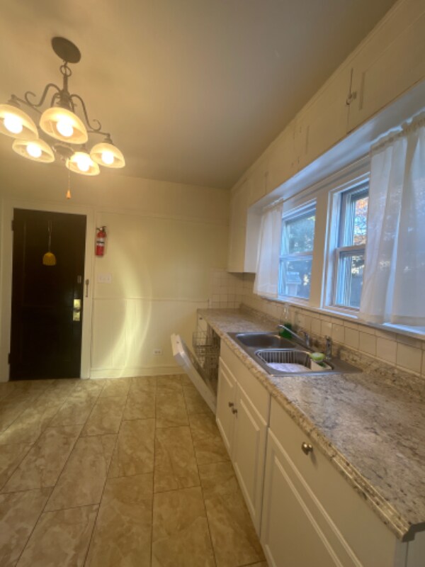 Building Photo - 1561 Bunts Rd