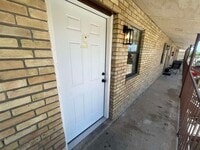 Building Photo - 3005 E Price St