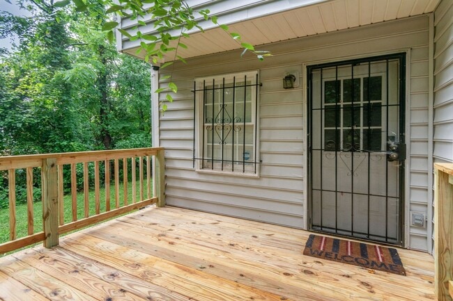 Building Photo - Spacious 2-Story Home with Finished Basement!