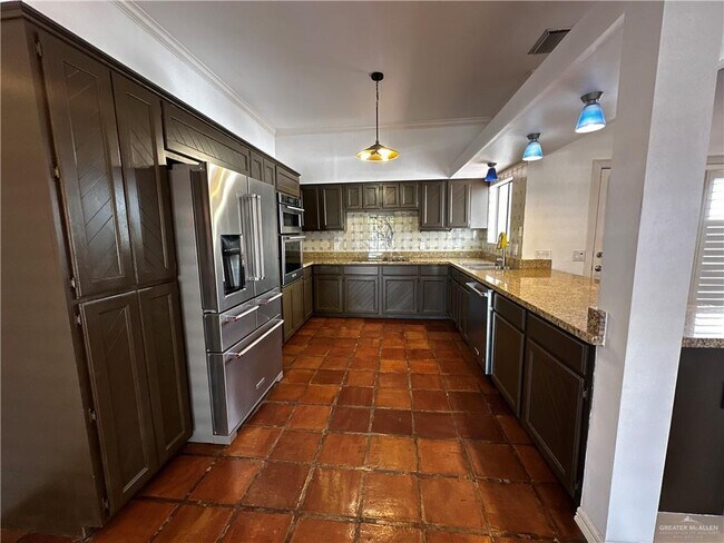 Building Photo - 22 1st Ln Ct