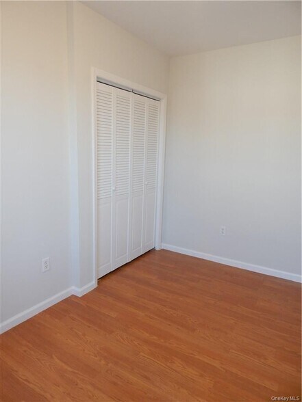 Building Photo - 5 John St