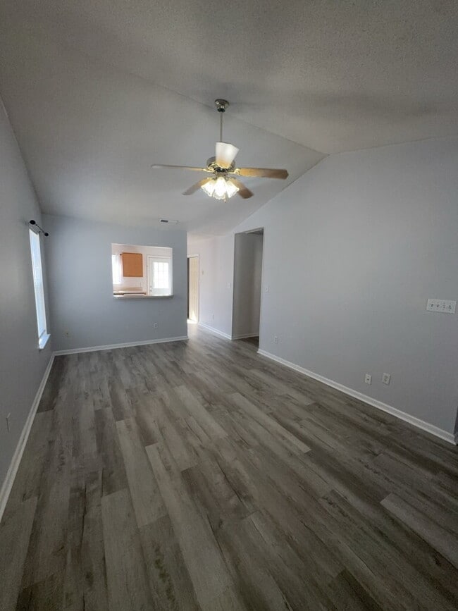 Building Photo - 996 W Pueblo Dr