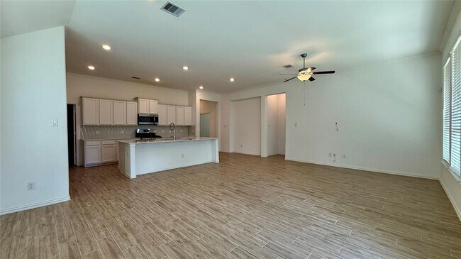 Building Photo - 13018 Hydeland Dr