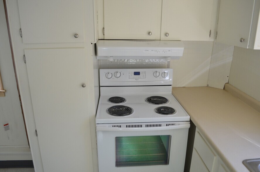 Building Photo - 7600 Heatherstone Dr