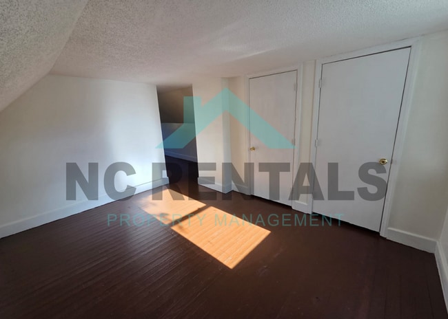 Building Photo - 1012 Nancy Ln SE