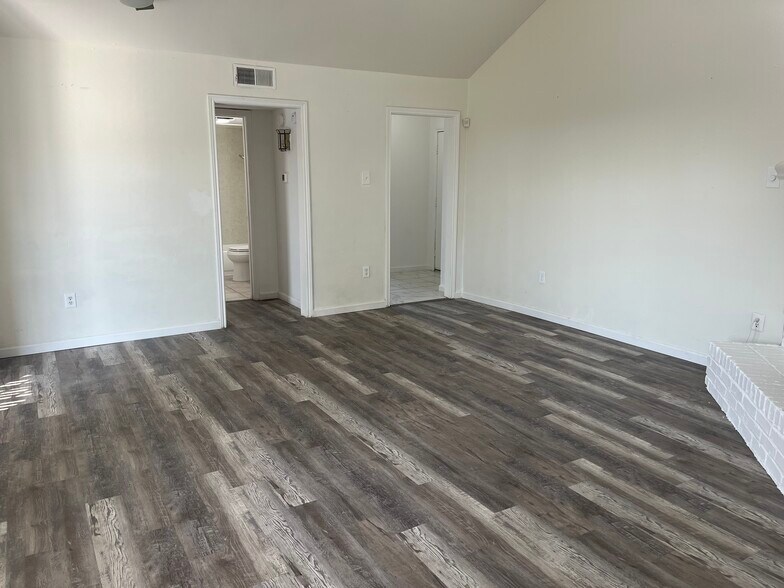 Building Photo - 2835 Keller Springs Rd