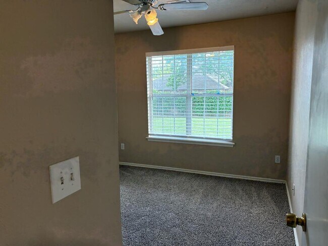 Building Photo - 1424 SW 129th St