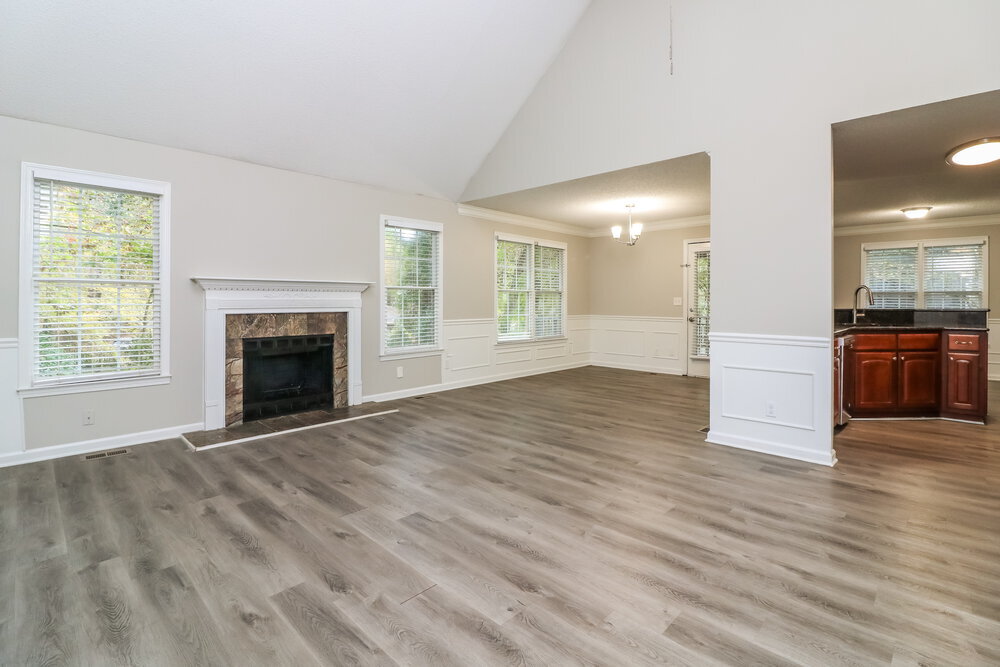 Building Photo - 37 White Oak Dr SE